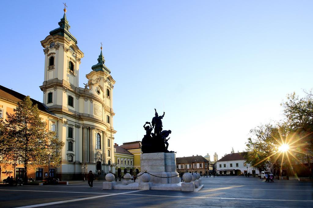 Nemes Apartman Eger Rum bild